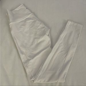 White Lululemon Size 4 Wunder Under 28” Luxtreme